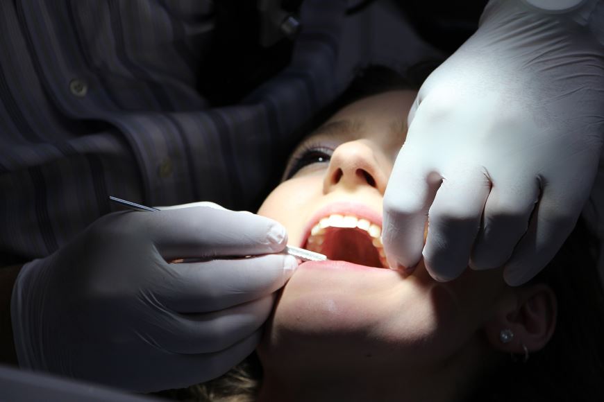 Wizyta u stomatologa – płacić czy nie płacić?