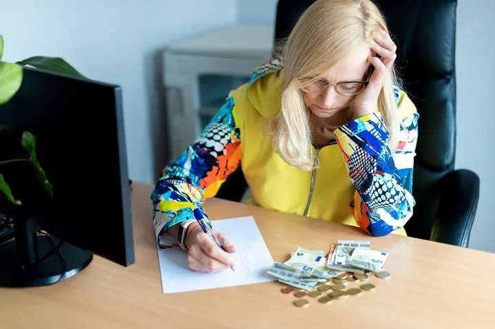 Czy osoba bez majątku i dochodów może ogłosić upadłość konsumencką?