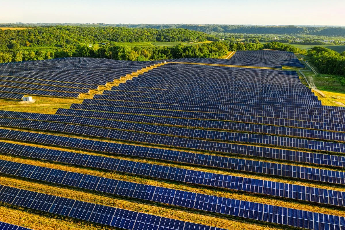 Dlaczego regularny serwis farm PV jest niezbędny dla ich sprawnego działania?