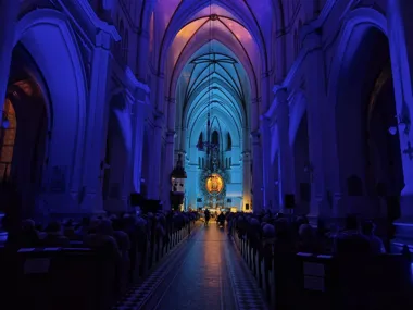 Obraz do artykułu: Głosy połączyły pokolenia. Wyjątkowy koncert zespołu SYJON poruszył Pabianice