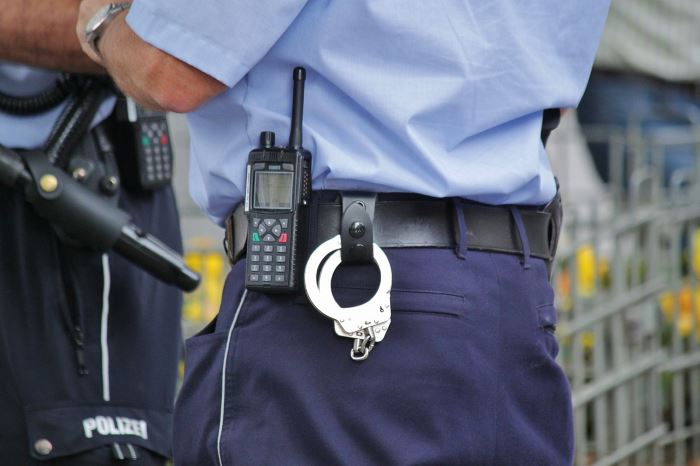 Policja Pabianice: Podejrzana o kradzieże sklepowe w rękach policjantów