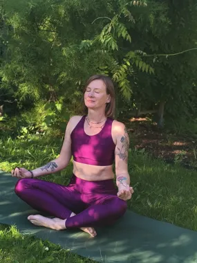 Grafika promocyjna wydarzenia Otwarte zajęcia Hatha joga & Vinyasa w Pabianicach