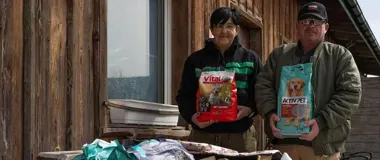 Uczniowie „Piątki” zebrali dary dla zwierząt, które czekają na dom