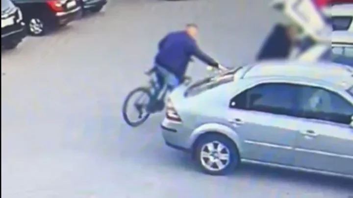 Rowerem krążył po parkingu - po krótkim pościgu wpadł w Pabianicach