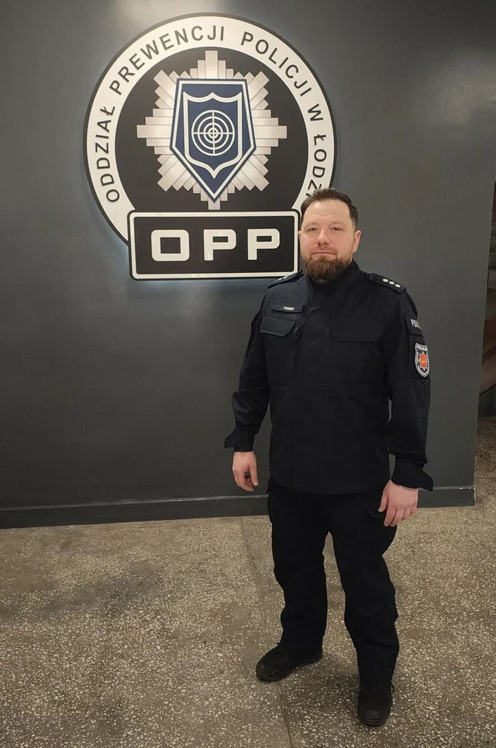 Policjant poza służbą ujął 22-latkę przy kasie - butelka wódki za 53 zł skończyła w sądzie