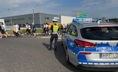 Pielgrzymi ruszyli z Pabianic. Policja zabezpieczała trasę na Jasną Górę