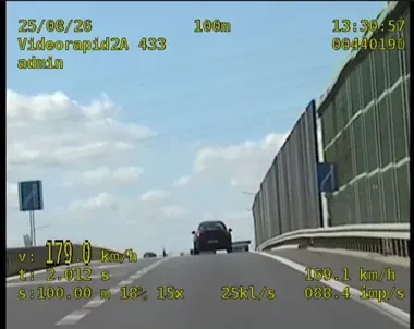 Mercedes pędził 179 km/h na DK14. Kierowca odpowie przed sądem