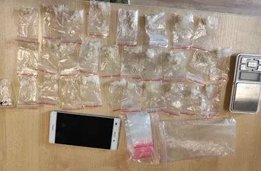 Policjanci weszli do mieszkania w Pabianicach. 34-latek zatrzymany