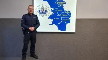 Dzielnicowy po służbie zatrzymał 52-latka. Alkohol wrócił do sklepu