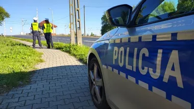 77 wykroczeń na przejazdach w Pabianicach. Kierowcy omijali auta