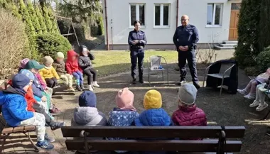 Ksawerowscy dzielnicowi - jedna uratowała życie, drugi wspiera mieszkańców