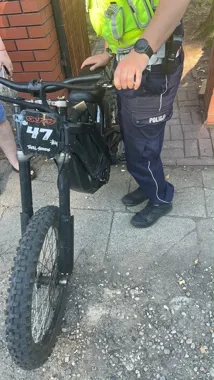 Nastolatek na elektrycznym crossie uciekł policji w Konstantynowie Łódzkim