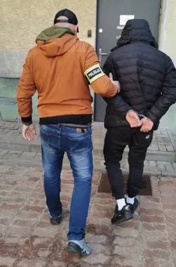 Policja weszła rano - zabezpieczono mefedron i 147 g marihuany