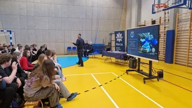 Sekcja minersko-pirotechniczna i tor sprawności - maturzyści poznali mundur