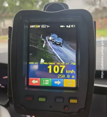 Dwóch kierowców straciło prawa jazdy w Pabianicach. Obaj pędzili ponad 100 km/h