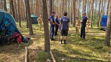 Policja i strażacy weszli do obozu w Drzewocinach - wynik kontroli był jasny