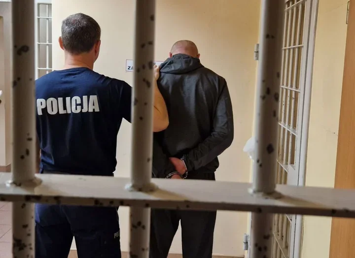 Zatrzymany podczas demontażu kamienicy - złodziej wpadł z narzędziami