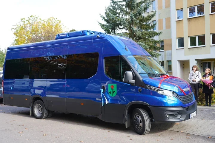 Nowy samochód dla ŚDS w Ksawerowie. Ułatwi terapię i wyjazdy