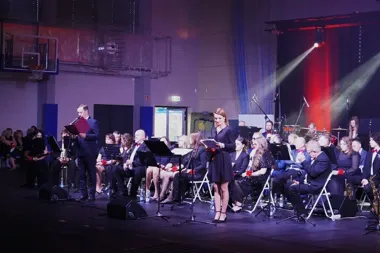 Wieczór muzyki i uśmiechów – Powiatowo-Gminny Dzień Kobiet w hali Kilińskiego